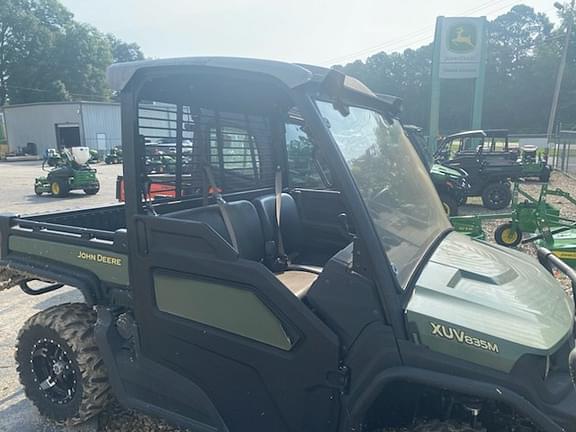 Image of John Deere XUV 835M equipment image 1