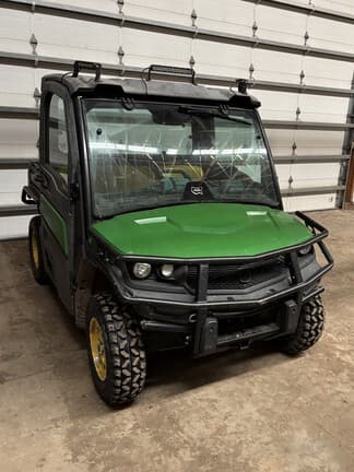 Image of John Deere XUV 835M equipment image 1