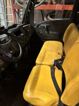 Image of John Deere XUV 835M equipment image 4