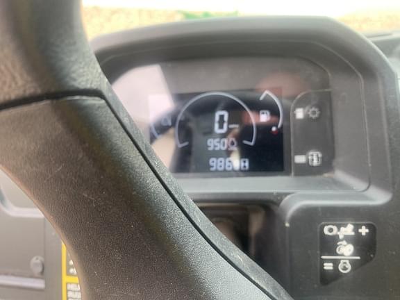 Image of John Deere XUV 835M equipment image 3