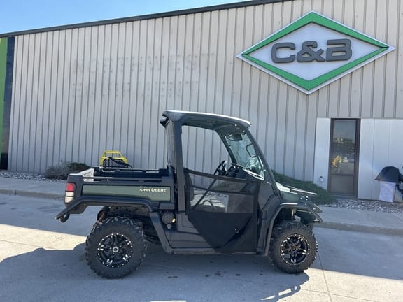 2020 John Deere XUV 835M Equipment Image0