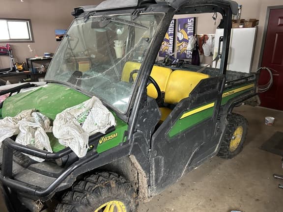 Image of John Deere XUV 835M equipment image 1