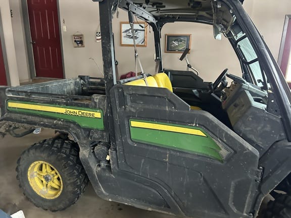 2020 John Deere XUV 835M Equipment Image0