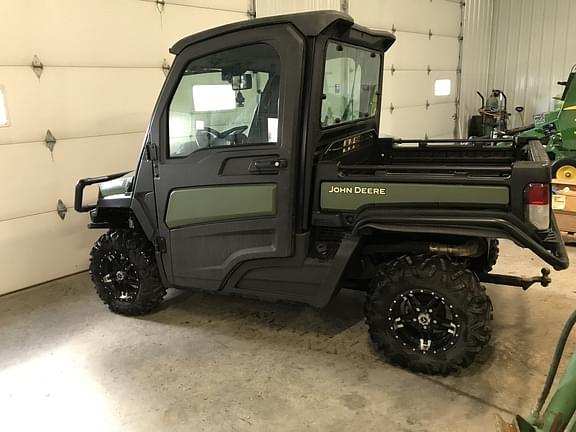 Image of John Deere XUV 835M equipment image 1