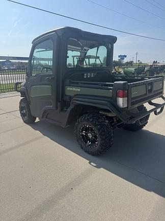 Image of John Deere XUV 835M equipment image 3