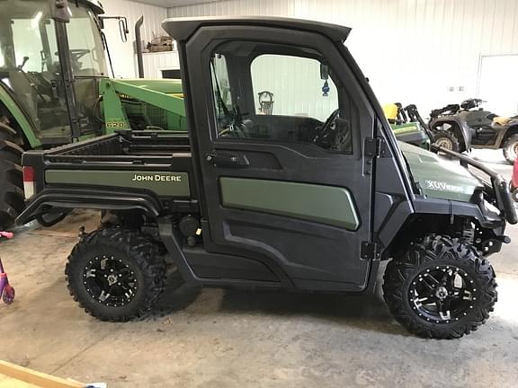 Image of John Deere XUV 835M Primary image