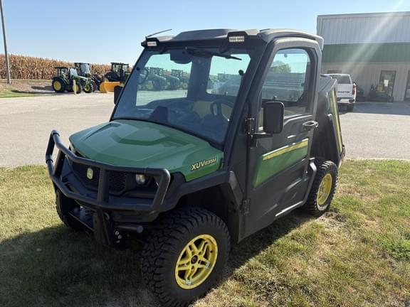 Image of John Deere XUV 835M Primary image