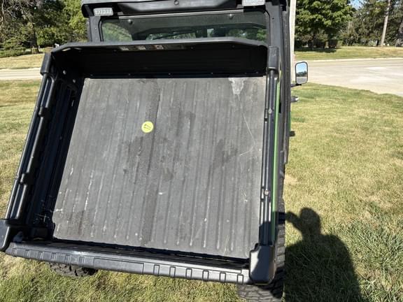 Image of John Deere XUV 835M equipment image 4