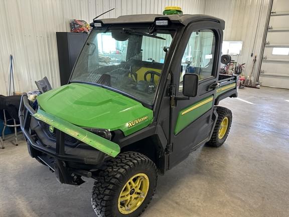 Image of John Deere XUV 835M Primary image