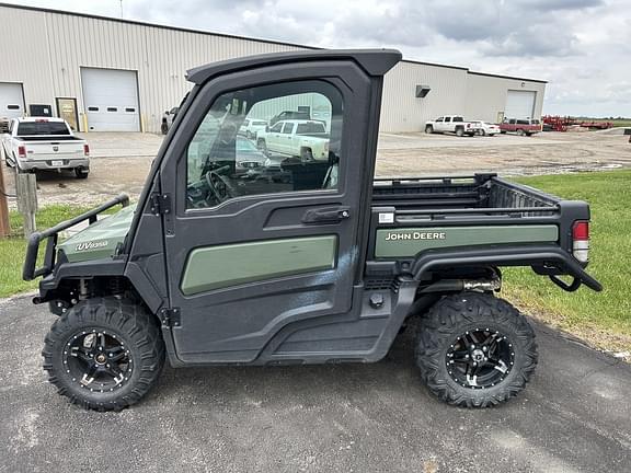 Image of John Deere XUV 835M equipment image 1