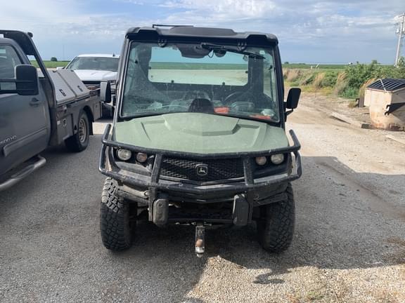 Image of John Deere XUV 835M equipment image 1