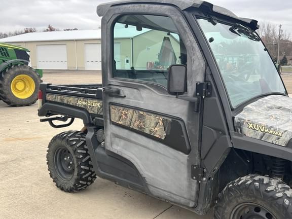 Image of John Deere XUV 835M equipment image 3