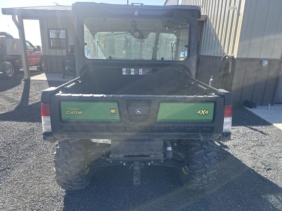 Image of John Deere XUV 835M equipment image 2