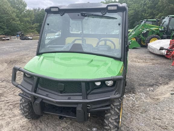 Image of John Deere XUV 835M equipment image 1