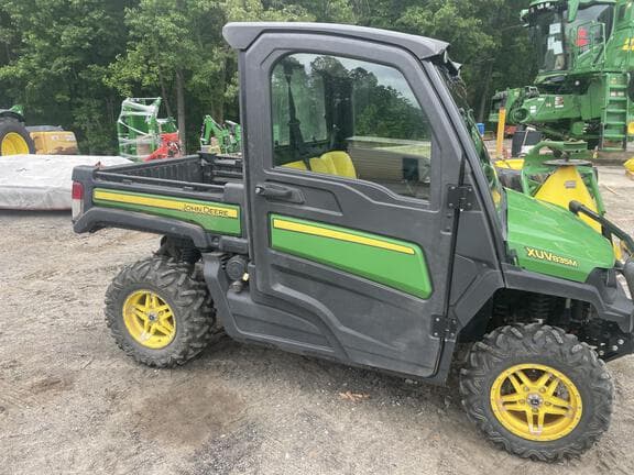 Image of John Deere XUV 835M equipment image 3