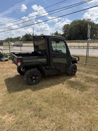 Image of John Deere XUV 835M equipment image 1