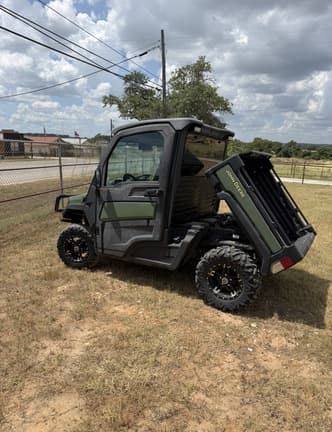 Image of John Deere XUV 835M equipment image 4