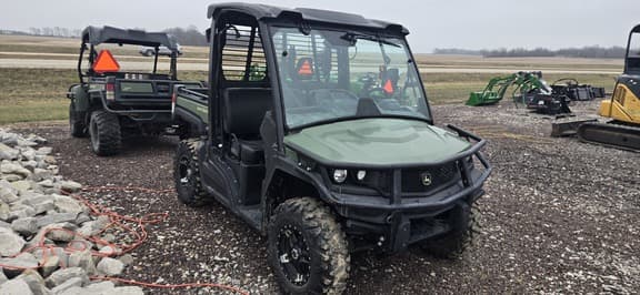 Image of John Deere XUV 835M equipment image 4