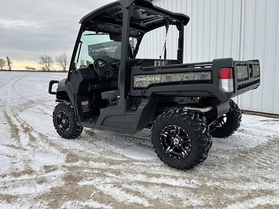 Image of John Deere XUV 835M equipment image 1