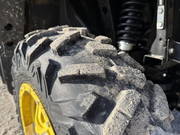 Image of John Deere XUV 835M equipment image 2