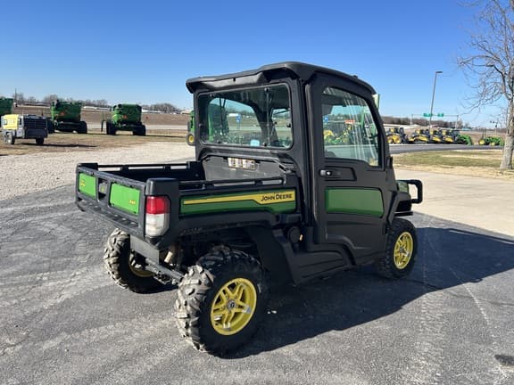 Image of John Deere XUV 835M equipment image 3
