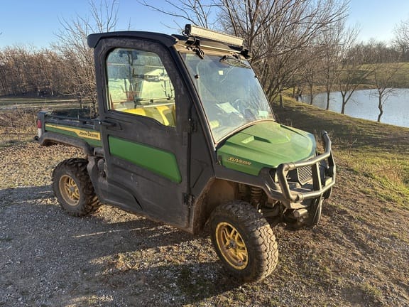 2020 John Deere XUV 835M Equipment Image0