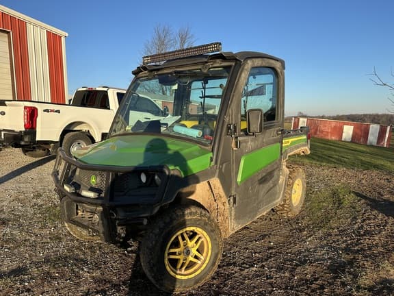 Image of John Deere XUV 835M equipment image 1