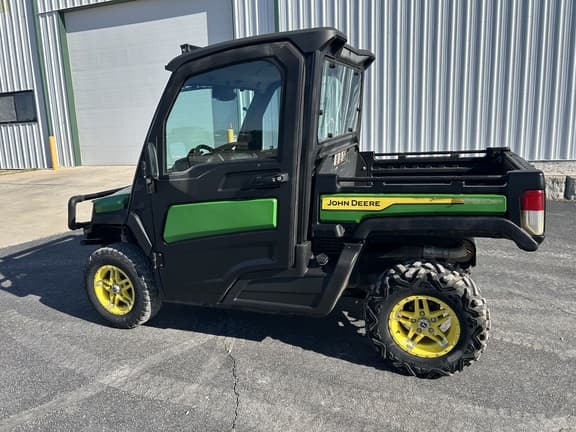 Image of John Deere XUV 835M equipment image 1