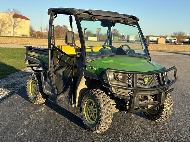 Image of John Deere XUV 835M equipment image 2