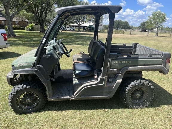 2020 John Deere XUV 835M Equipment Image0