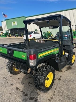 Image of John Deere XUV 835M equipment image 3