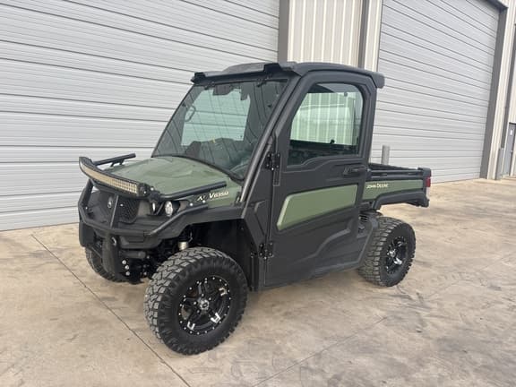 Image of John Deere XUV 835M equipment image 1