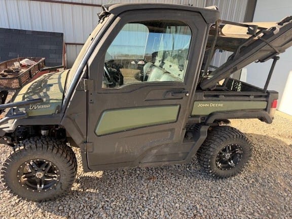 2020 John Deere XUV 835M Equipment Image0