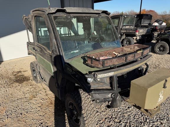 Image of John Deere XUV 835M equipment image 2