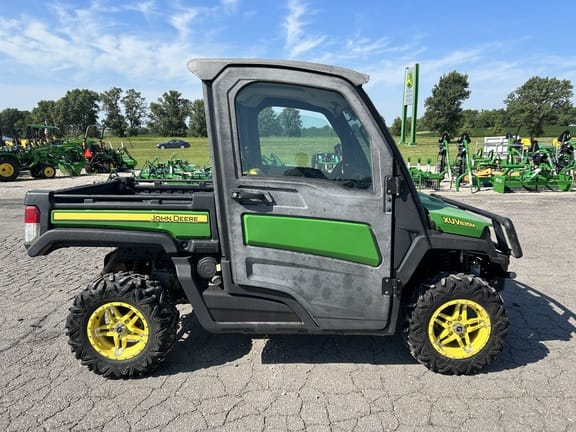 2020 John Deere XUV 835M Equipment Image0