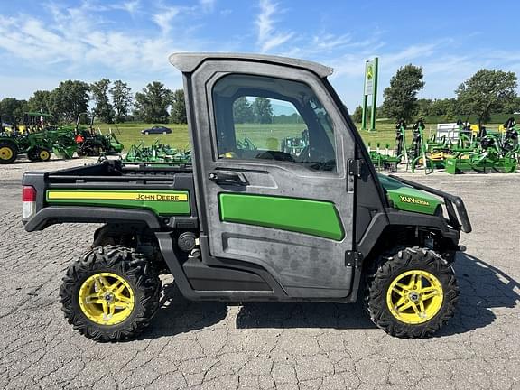 Image of John Deere XUV 835M Primary image