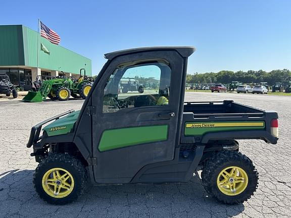 Image of John Deere XUV 835M equipment image 1