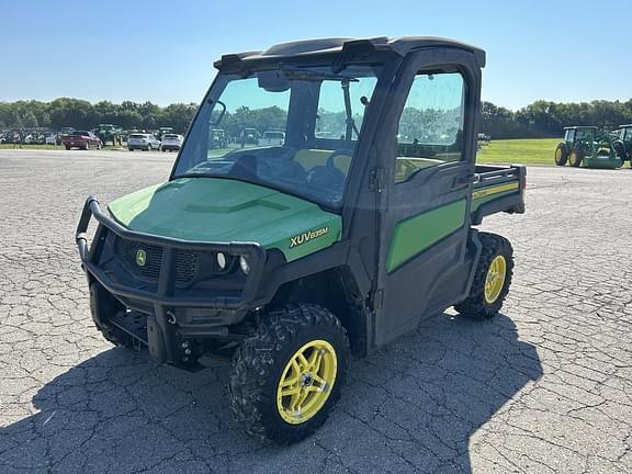 Image of John Deere XUV 835M equipment image 2