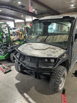 Image of John Deere XUV 835M equipment image 2