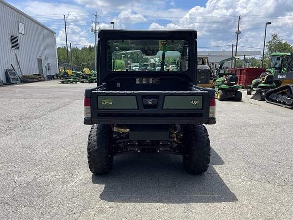 Image of John Deere XUV 835M equipment image 2