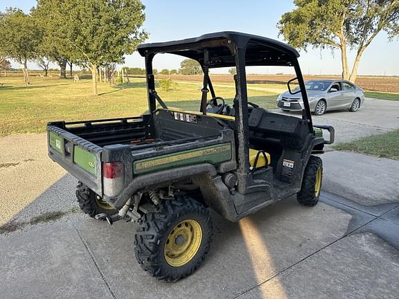 Image of John Deere XUV 835M equipment image 4