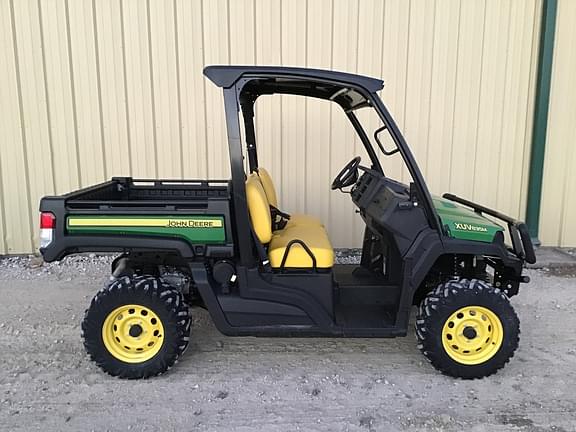 Image of John Deere XUV 835M equipment image 3