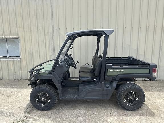Image of John Deere XUV 835M Primary image