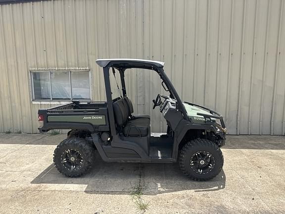 Image of John Deere XUV 835M equipment image 1