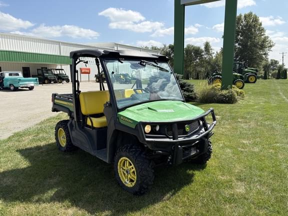 Image of John Deere XUV 835M equipment image 2