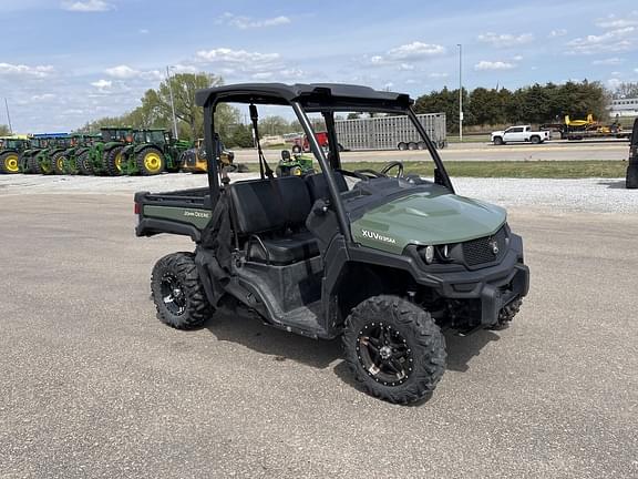 Image of John Deere XUV 835M equipment image 2