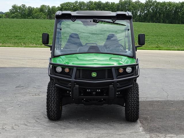 Image of John Deere XUV 835M equipment image 2