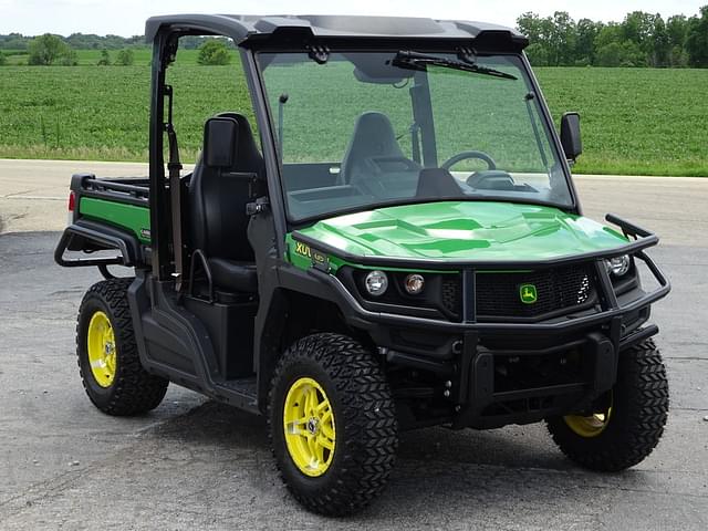 Image of John Deere XUV 835M equipment image 3