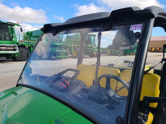 Image of John Deere XUV 835M equipment image 4