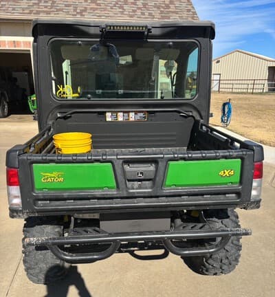 Image of John Deere XUV 835M equipment image 2